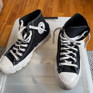 Converse Chunky soles in black 7.5 US men’s
